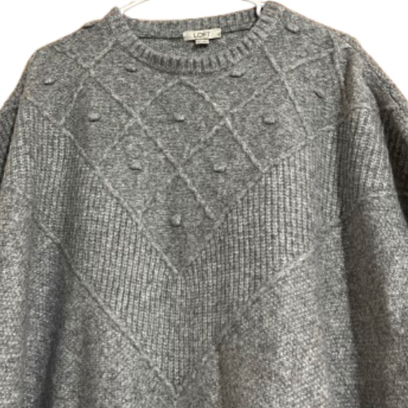 Loft Women’s Gray Bobble Poncho Fall/Winter Sweater Sz-M/L NWT - Picture 3 of 7